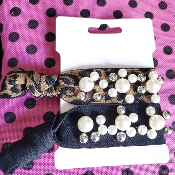 FREE SHIPPING ☆ NEW faux pearl hair ties - Picture 3 of 3